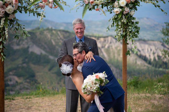 Aspen Wedding, Aspen Wedding Photography, Aspen Snowmass photographer, Lynn Britt Cabin, Lynn Britt Wedding